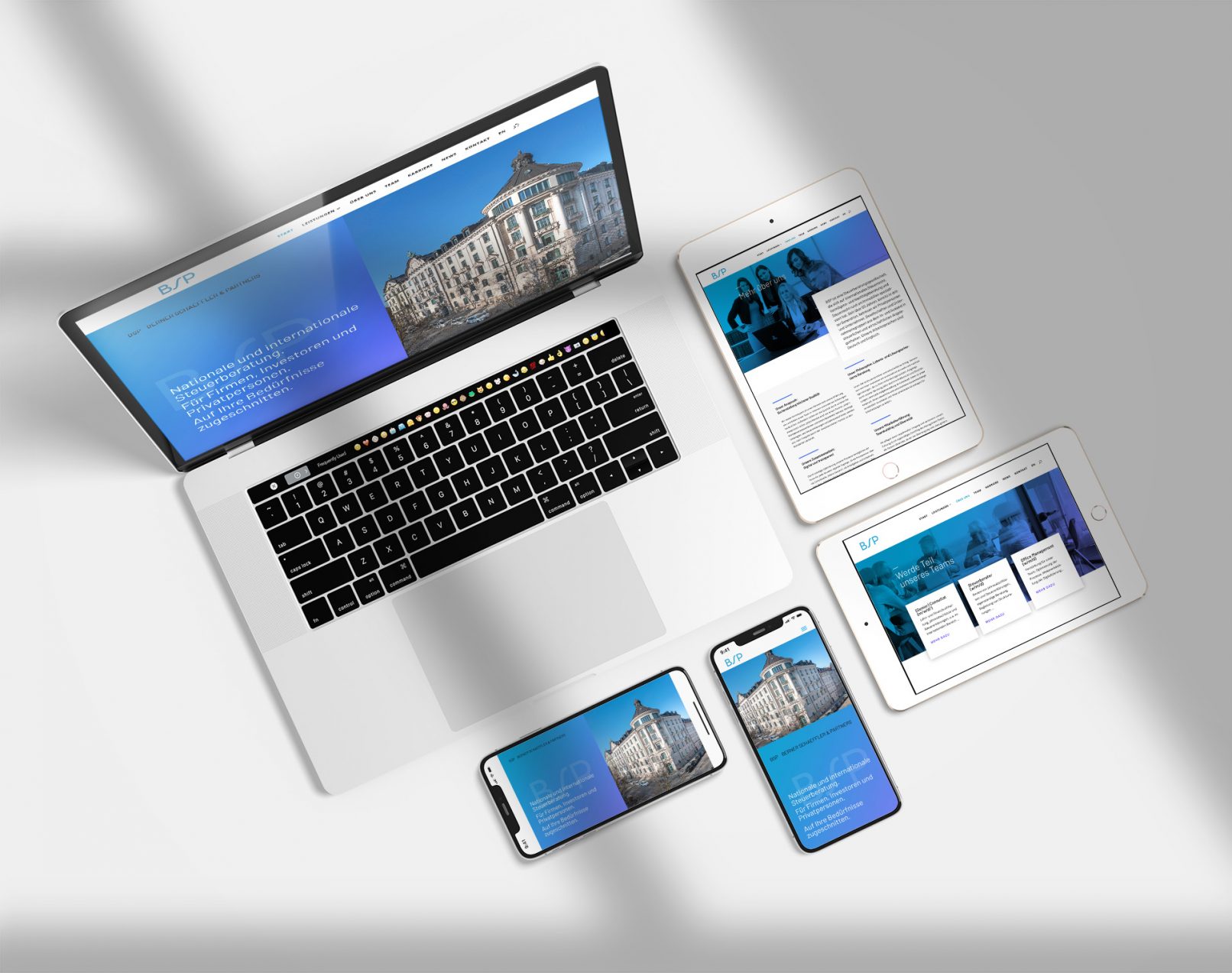 Darstellung der Website auf Laptop, Tablet und Mobile